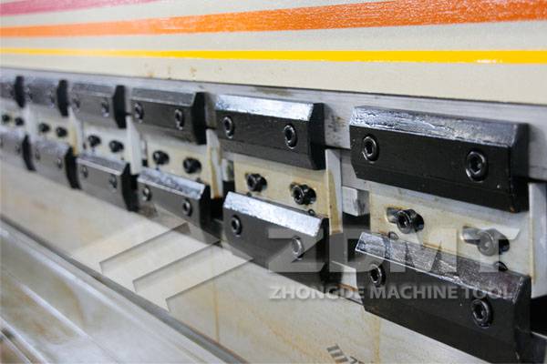 夹具.jpg 夹具.jpg