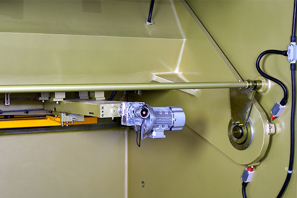 ZDS-450剪板机后档料布局,平行度高,并接纳国际一流品牌轴承,耐磨抗压寿命长2.jpg ZDS-450剪板机后档料布局,平行度高,并接纳国际一流品牌轴承,耐磨抗压寿命长2.jpg