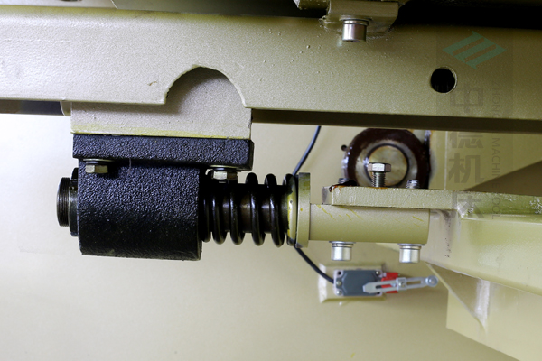 ZDG-632后挡料缓冲装配,能有用坚持后挡料横梁平行度.jpg ZDG-632后挡料缓冲装配,能有用坚持后挡料横梁平行度.jpg